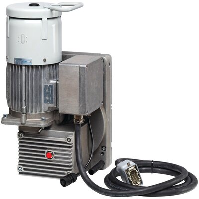 Traction hoist are lighter and can therefore ideally when light-weight is required.