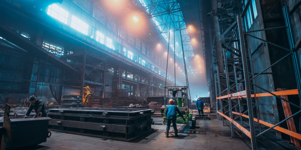 Manufacturing Blog: Wire Rope vs Chain Slings – Which Is Best for Heavy Lifting in Your Facility?