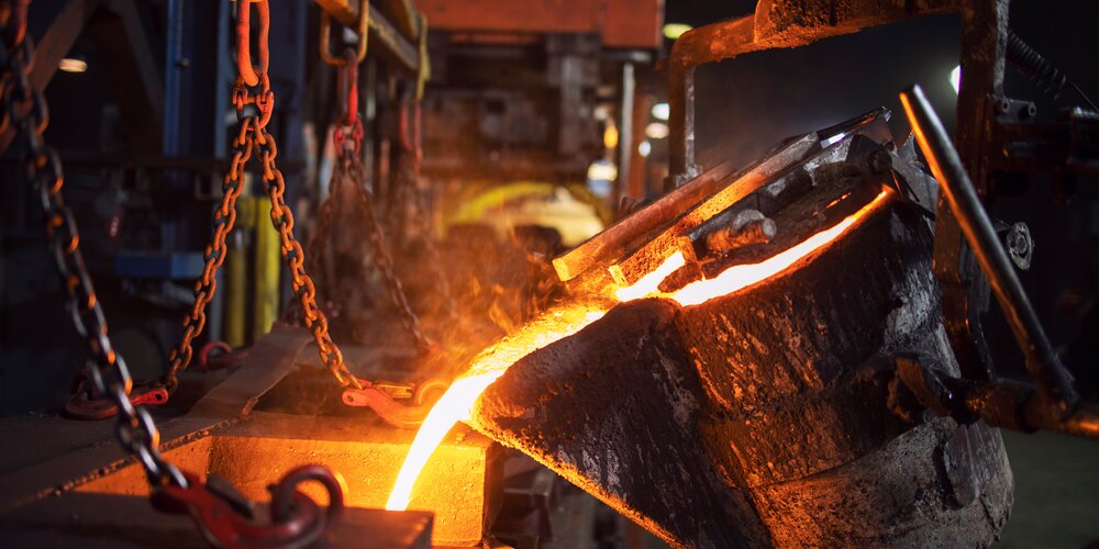 Lifting Equipment in Metal Manufacturing – Safety in High-Heat Environments 