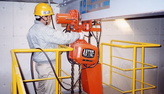 Elephant Alpha Sb Series Electric Chain Hoist 350 Lb Capacity 20ft Lift Height 115 Volt 1 Phase Model Sb 016 20